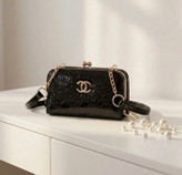 کیف زنانه مارک chanel جنس چرم مصنوعی ورنی