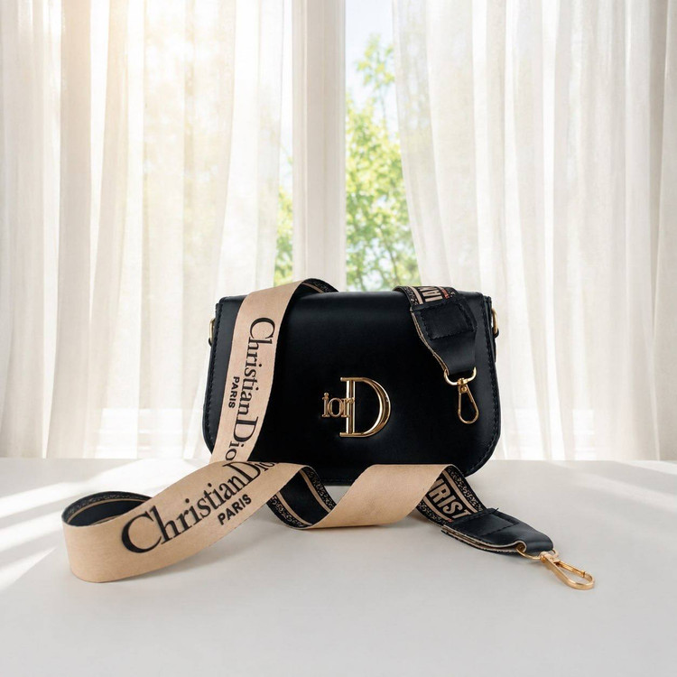 کیف زنانه و دخترانه پاسپورتی مارک Dior جنس چرم مصنوعی