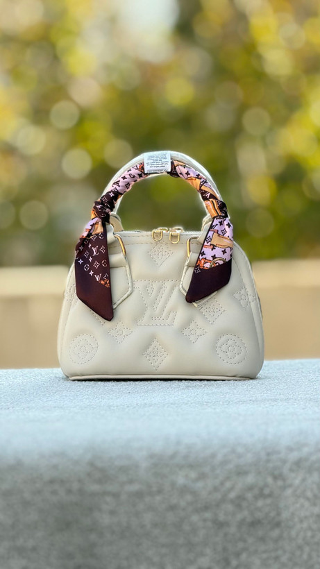 کیف دخترانه مارک LV دستی و دوشی جنس چرم مصنوعی