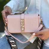 کیف زنانه پاسپورتی دستی و دوشی مارک Fendi جنس چرم مصنوعی خارجی