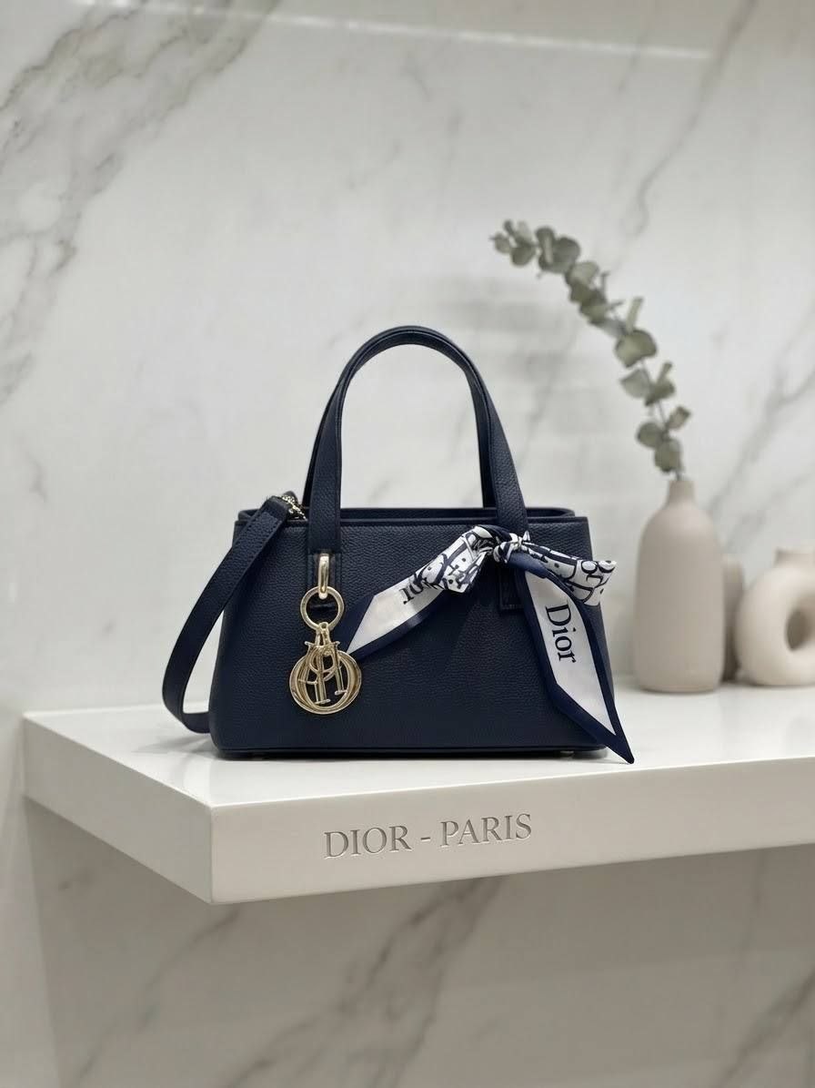 کیف زنانه مارک Dior مدل دستی و دوشی از جنس چرم مصنوعی خارجی