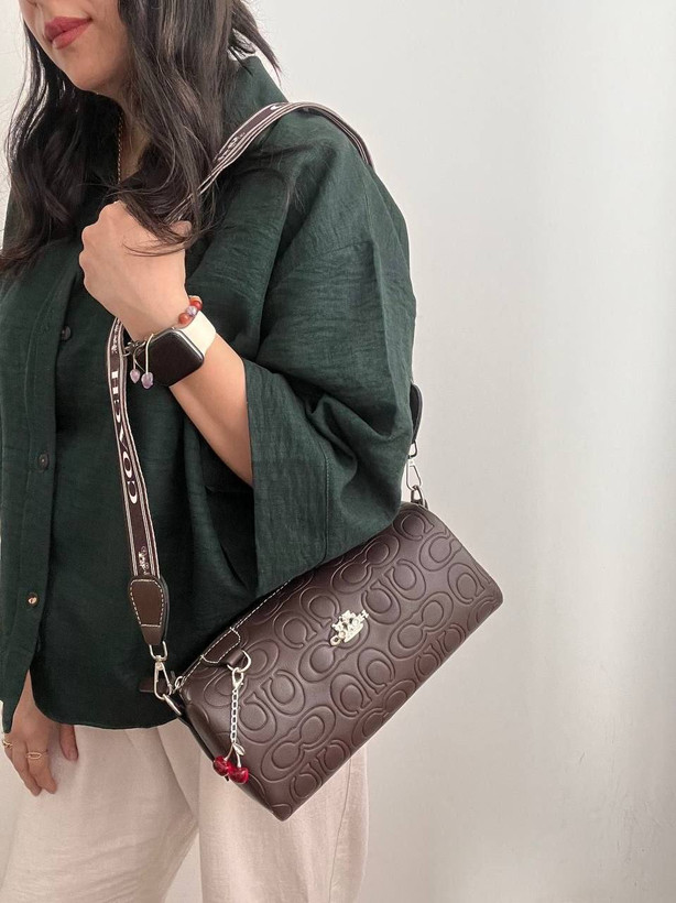 کیف زنانه پاسپورتی مارک coach جنس چرم مصنوعی خارجی