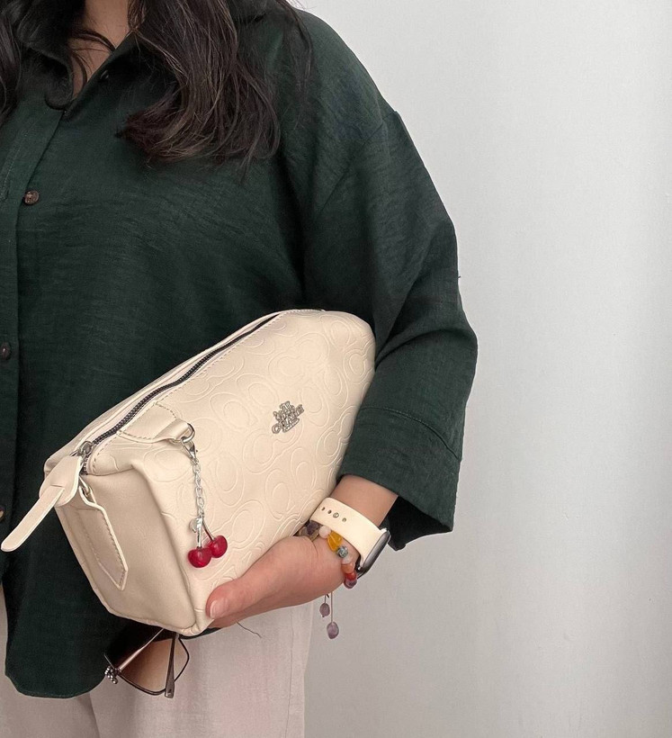 کیف زنانه پاسپورتی مارک coach جنس چرم مصنوعی خارجی