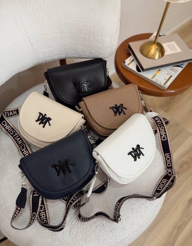 کیف زنانه پاسپورتی مارک Dior از جنس چرم مصنوعی خارجی