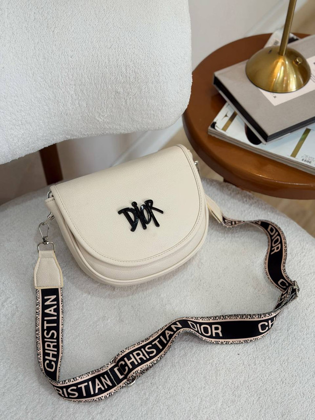 کیف زنانه پاسپورتی مارک Dior از جنس چرم مصنوعی خارجی