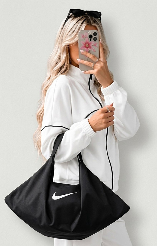 ساک ورزشی زنانه مثلثی مارک Nike و alo از جنس پارچه دیبا خارجی ضد آب