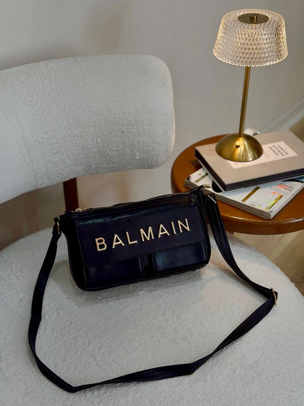 کیف زنانه پاسپورتی BALMAIN جنس چرم مصنوعی خارجی