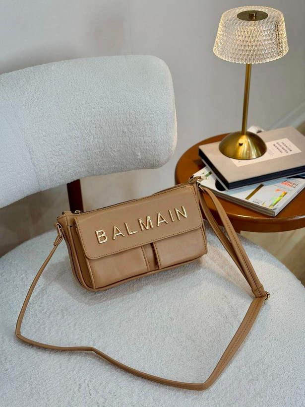 کیف زنانه پاسپورتی BALMAIN جنس چرم مصنوعی خارجی