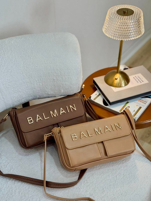 کیف زنانه پاسپورتی BALMAIN جنس چرم مصنوعی خارجی